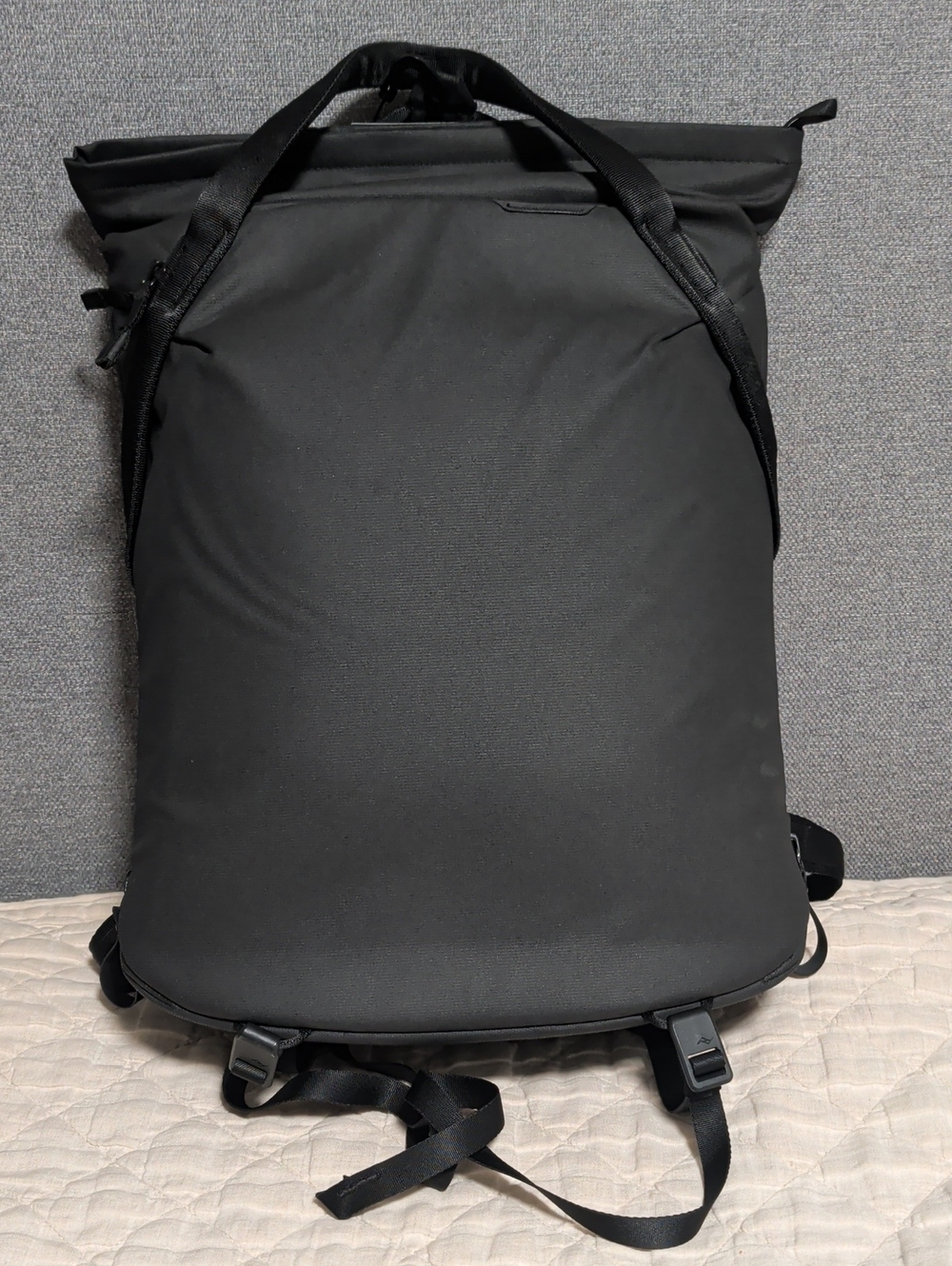 Peak Design Everyday Totepack 20L Minimalist Black Roll-Top Men's Backpack